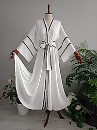 Abaya Medine İpeğinden Beyaz Renk.