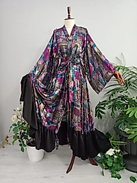 Abaya Saçaklı Şifon Kumaştan Desenli Etekleri Fırfırlı.