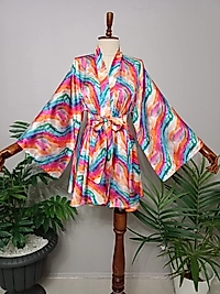 Beymen İpek Saten Kumaştan Tasarım Kısa Kimono.